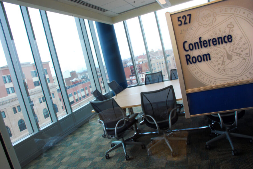 Image of the conference room.