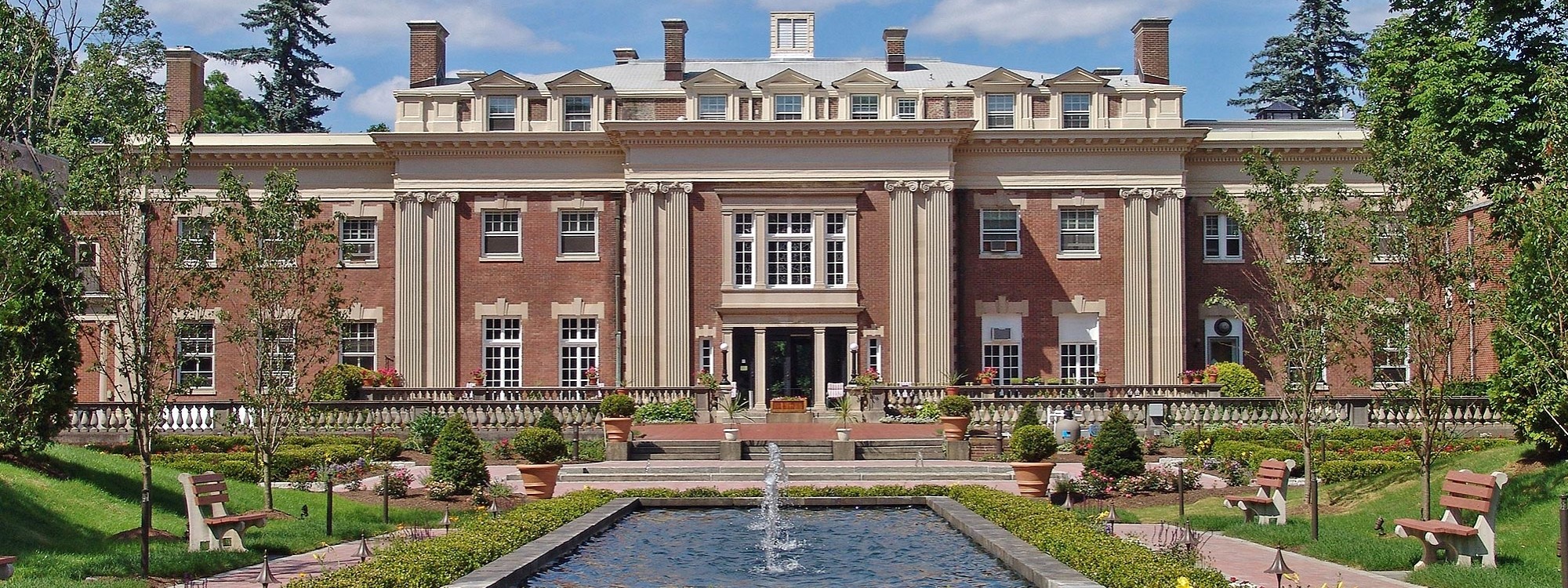 photo of exterior of a retreat center